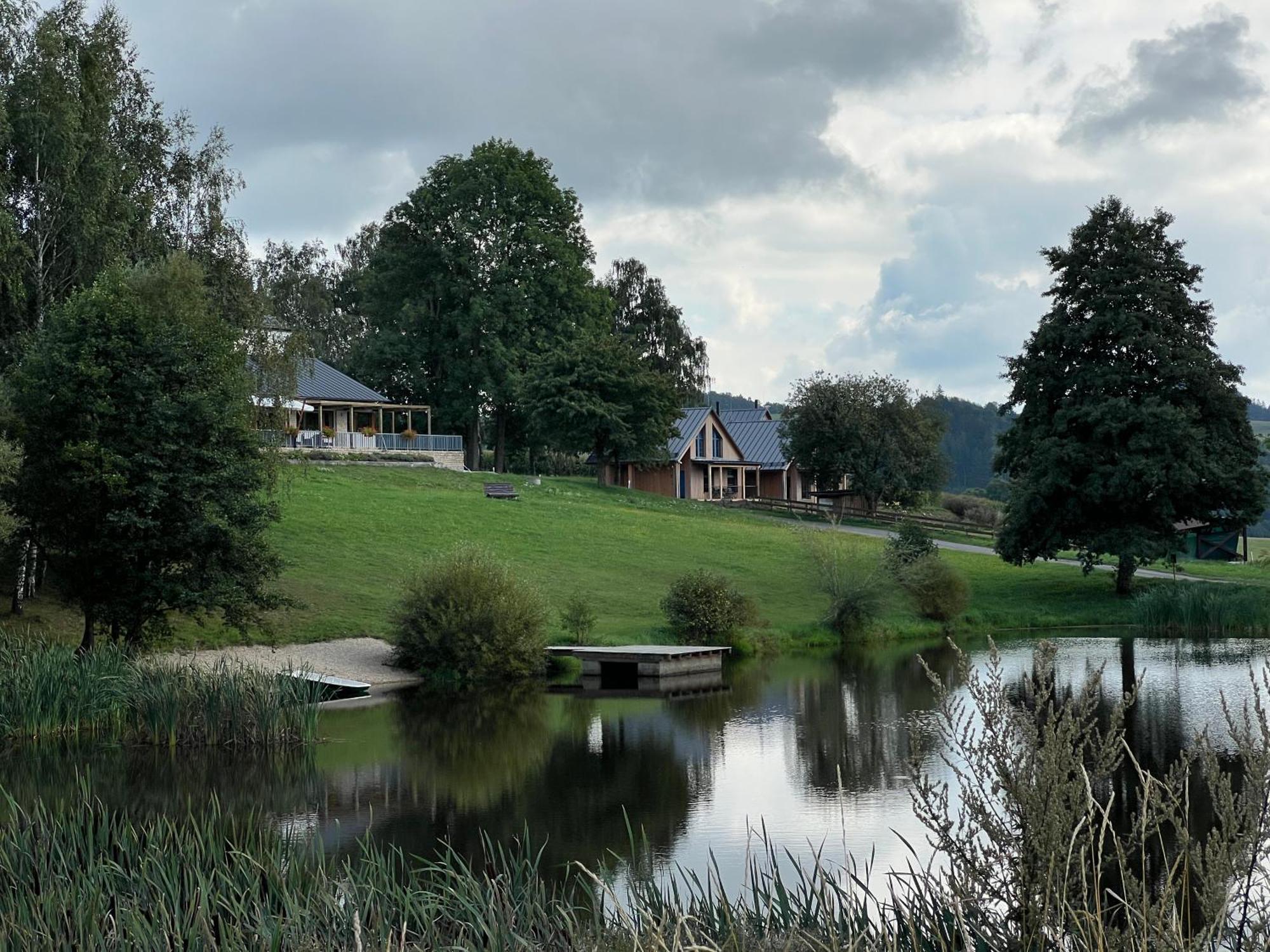 Resort Lisensky Dvur Sněžné Exteriör bild